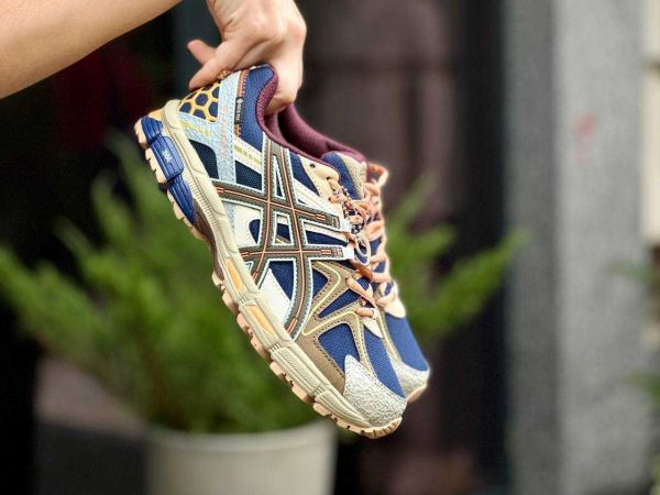 Asics GEL-Kahana 8 Gore-Tex Beige Orange