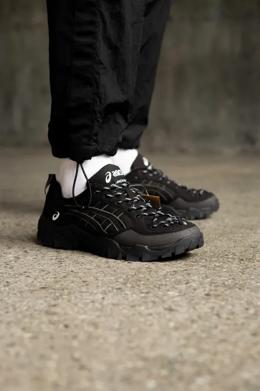 Asics GEL-Pickax Black v2