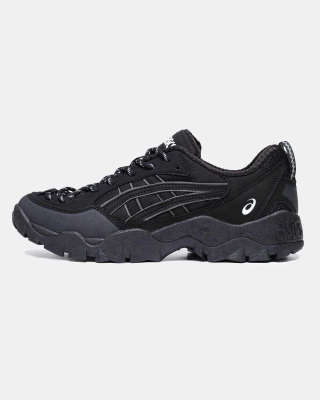 Asics GEL-Pickax Black v2